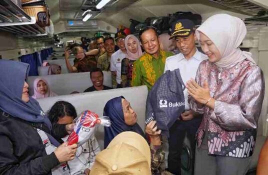 Wagub Jihan Nurlela Lepas Mudik Gratis