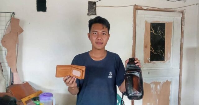 Dompet dan Tas Kulit Handmade Brand Lokal “Ellias”: Sentuhan Tangan Kreatif Pemuda Lampung Timur