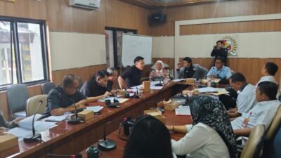 Rapat Dengar Pendapat DPRD-KPU Lampung Utara seperti Presentasi Mahasiswa