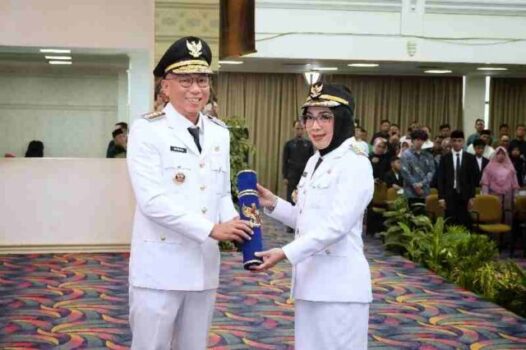 Gubernur Mirza Lantik Ayu Asalasiyah Sebagai Bupati Waykanan