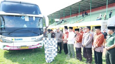 Wakili Bupati Lampura, Asisten I Lepas Jemaah Calon Haji Kloter 2