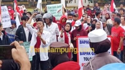 Tuntut Direlokasi ke Eks Ramayana, Puluhan Pedagang Pasar Dekon Lampung Utara Berunjuk Rasa