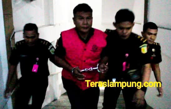 Tersangkut Kasus Dugaan Korupsi Lapangan Bola, Eks Kepala Desa Sekipi Ditahan Kejaksaan Lampung Utara