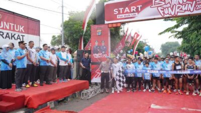 Lepas “Bhayangkara Fun Run 2025”, Wali Kota Metro Ajak Masyarakat Hidup Sehat dengan Berolahraga