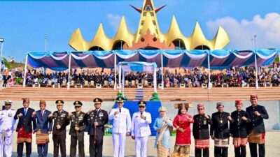 Bupati Egi Pimpin Detik-Detik Proklamasi HUT ke-80 RI di Menara Siger