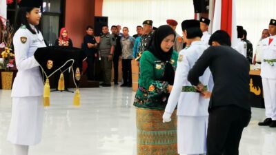 Walikota Eva Dwiana Lantik Paskibraka dan DPIII Kota Bandarlampung