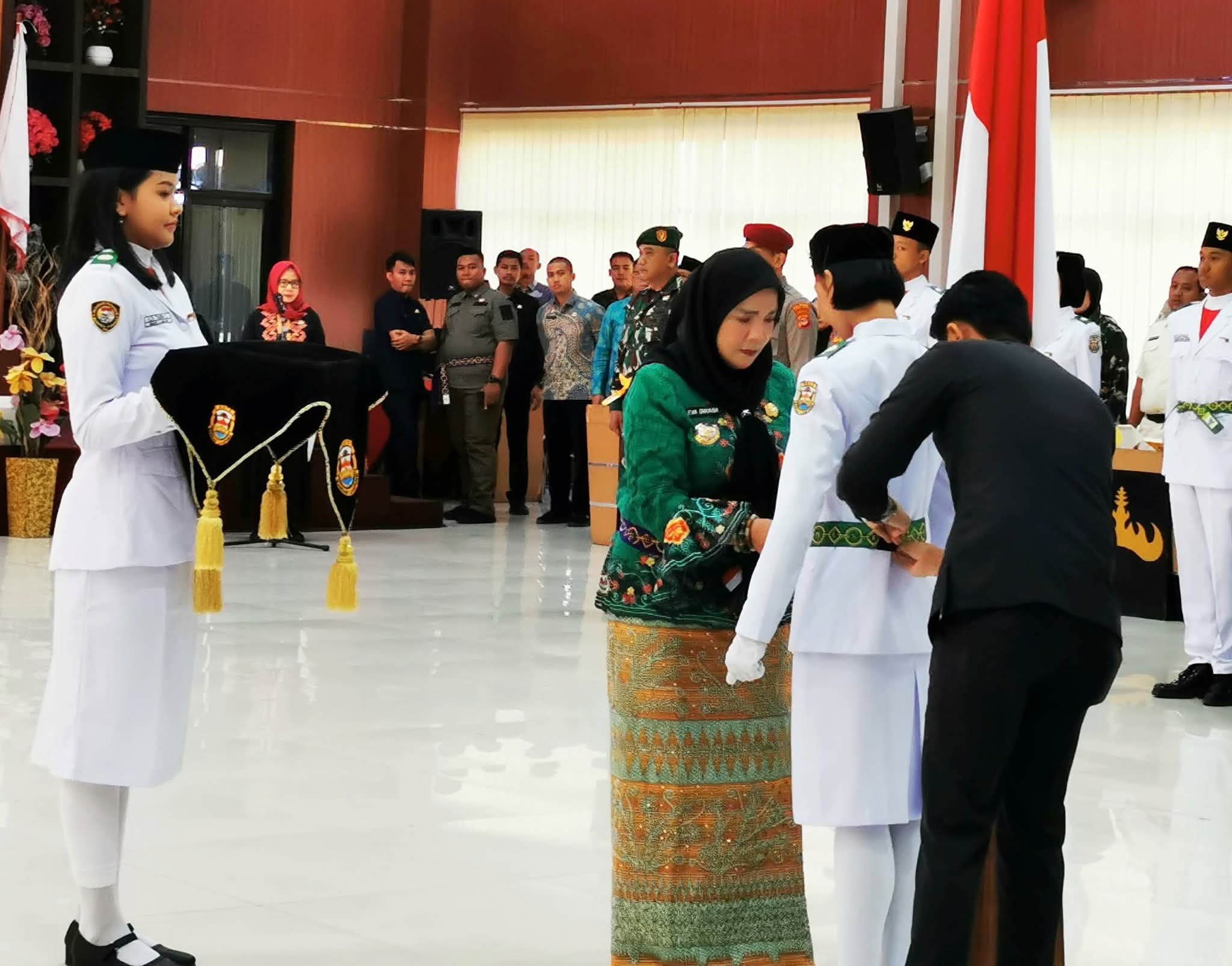Walikota Eva Dwiana Lantik Paskibraka dan DPIII Kota Bandarlampung