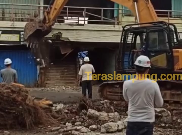 Pembongkaran Pasar Dekon Diduga tak Berizin, Kepala Diperindag Lampung Utara : Itu bukan Pembongkaran