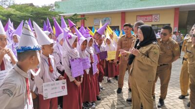 Tinjau Pelaksanaan MPLS SMPN, Walikota Eva Dwiana Tegaskan Hapus Uang SPP