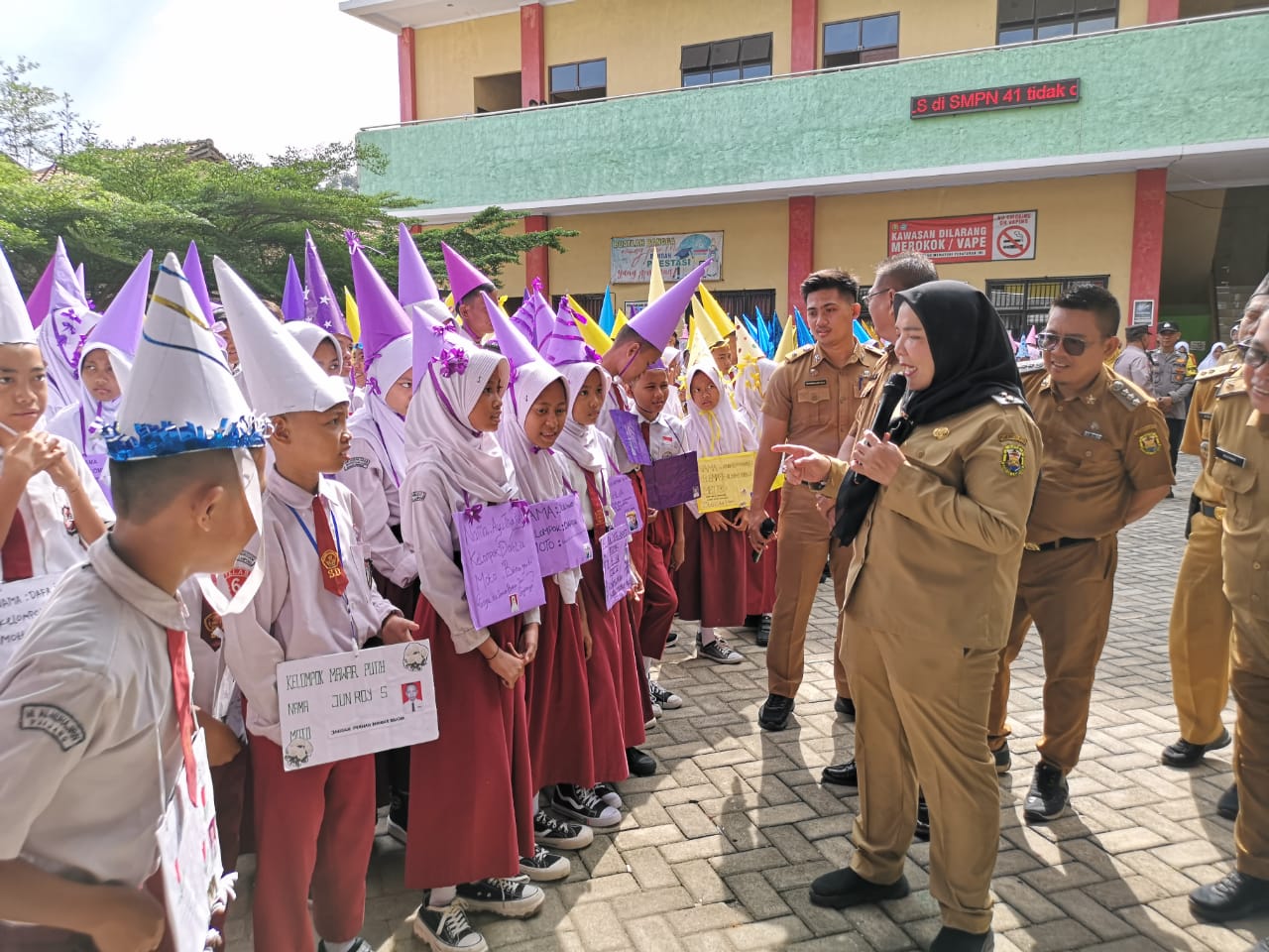 Tinjau Pelaksanaan MPLS SMPN, Walikota Eva Dwiana Tegaskan Hapus Uang SPP