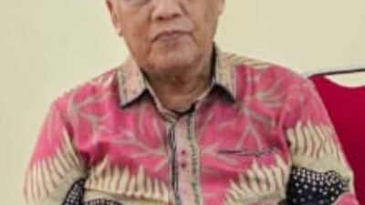Jatuh tanpa Langit, Naik tanpa Tangga