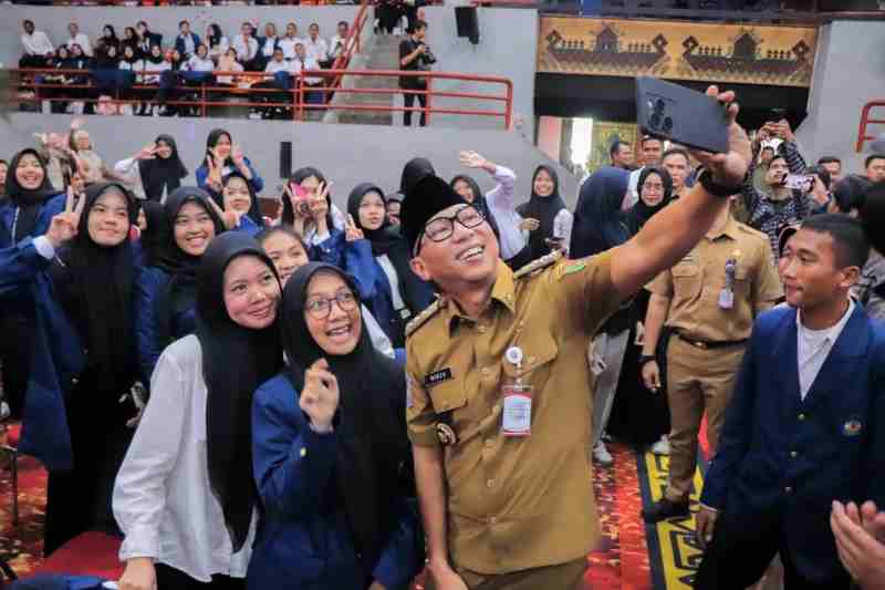 Generasi Muda Jadi Penentu Kemajuan Bangsa, Gubernur Mirza Beri Pesan Inspiratif di Unila