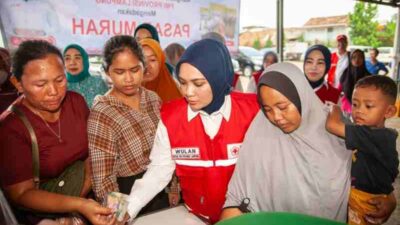 Harga Terjangkau, Warga Antusias Sambut Pasar Murah PMI Lampung di Pesawahan