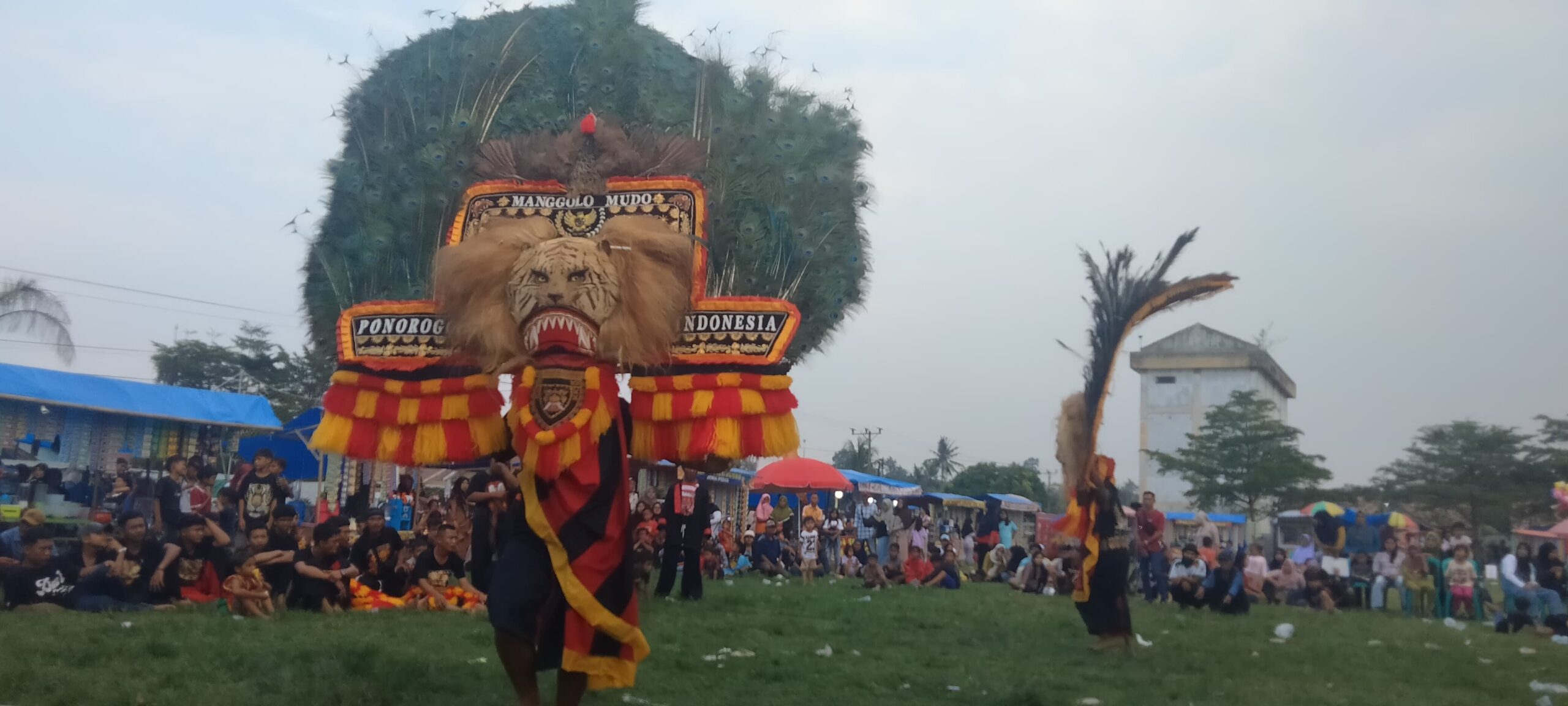 Atraksi Reog “Manggolo Mudo” Meriahkan Perayaan HUT ke-66 Desa Sidowaluyo