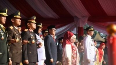 Ketua DPRD Lampung Bacakan Teks Proklamasi pada Upacara HUT ke-80 RI