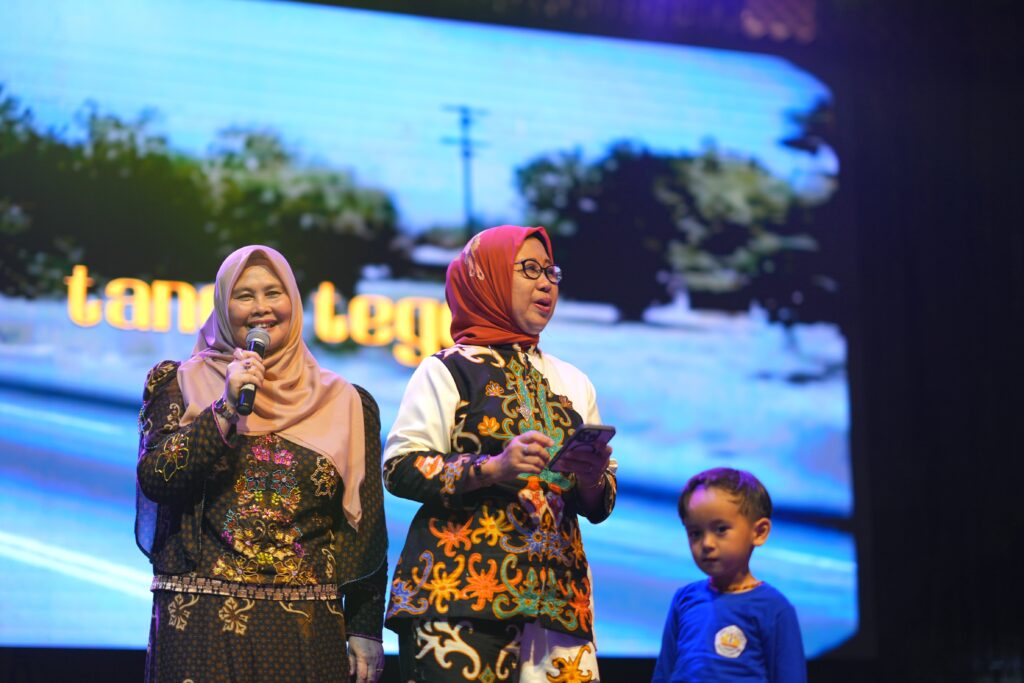 Rektor Unila Hadiri Malam Penutupan Youth Project VIII SMA YP Unila: Semangat Pembaharuan dan Kolaborasi