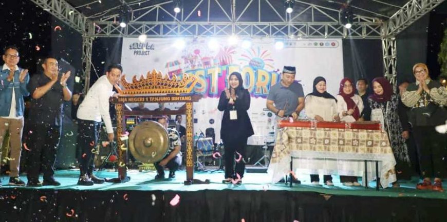 Bupati Egi Buka Festforia 2025