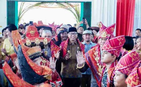 Hadiri Pagelaran Budaya Karo, Gubernur Mirza Ajak Generasi Muda Lestarikan Budaya