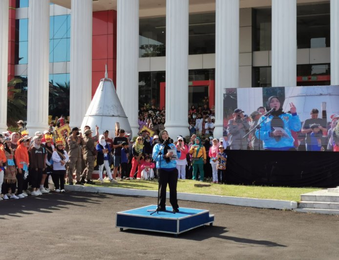 Walikota Eva Dwiana Buka Lomba Senam Kreasi 'Tabola Bale' 