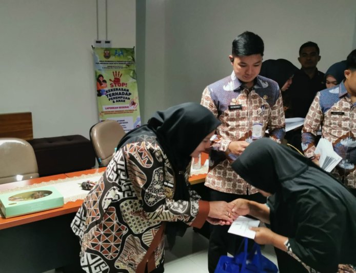 Pemkot Bandarlampung serahkan bantuan kepada 74 Warga yang Terkena Musibah