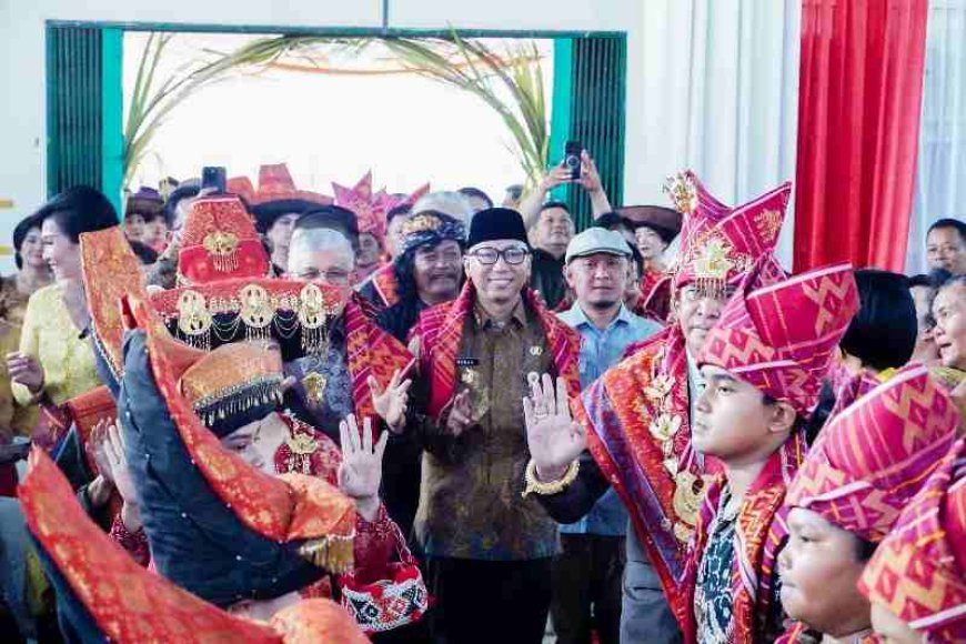 Hadiri Pagelaran Budaya Karo, Gubernur Mirza Ajak Generasi Muda Lestarikan Budaya