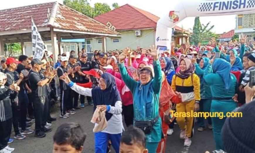 Ribuan Peserta Ramaikan Jalan Sehat Korpri Lampung Utara