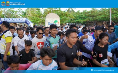 FUN RUN TARKAM 2025 Pecah Peserta, Ribuan Warga Padati Sanggar Beach Kalianda