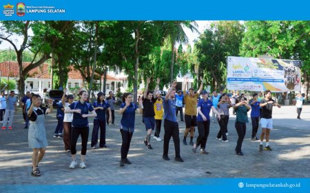 Lapangan Korpri ‘Mendadak Internasional’: Peserta AIYEP 2025 Ikut Senam Bersama ASN Lampung Selatan