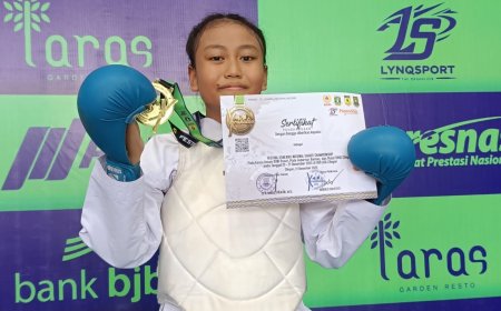 Aurelia Pelajar SMPN 22 Bandarlampung Raih Medali Emas di Ajang Krakatau National Karate Championship 2025
