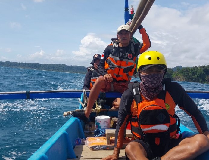 Tim SAR Cari Anak Tenggelam di Pantai Sayar Pesisir Barat