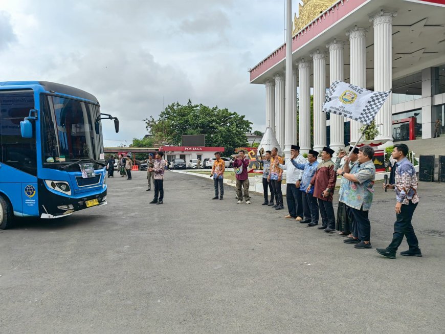 Asisten III Pemkot Bandarlampung Lepas Kontingen Lomba Antarpesantren se-Lampung