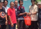Ringankan Beban Korban Banjir, Ketua DPRD Lampung Utara Bagikan Paket Nasi Siap Santap