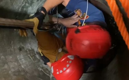 Damkar Kota Bandarlampung Berhasil Evakuasi Warga yang Masuk ke Sumur