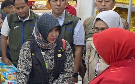 Bulog  Lampung Sidak Pasar Pastikan Stok dan Harga Beras dan Minyakita Stabil Selama Ramadan dan Lebaran 2026