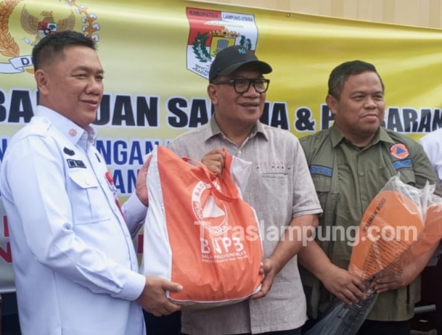 Salurkan Bantuan untuk Korban Banjir, Aprozi Alam: Pemkab Lampung Utara Jangan Sungkan Hubungi Saya 