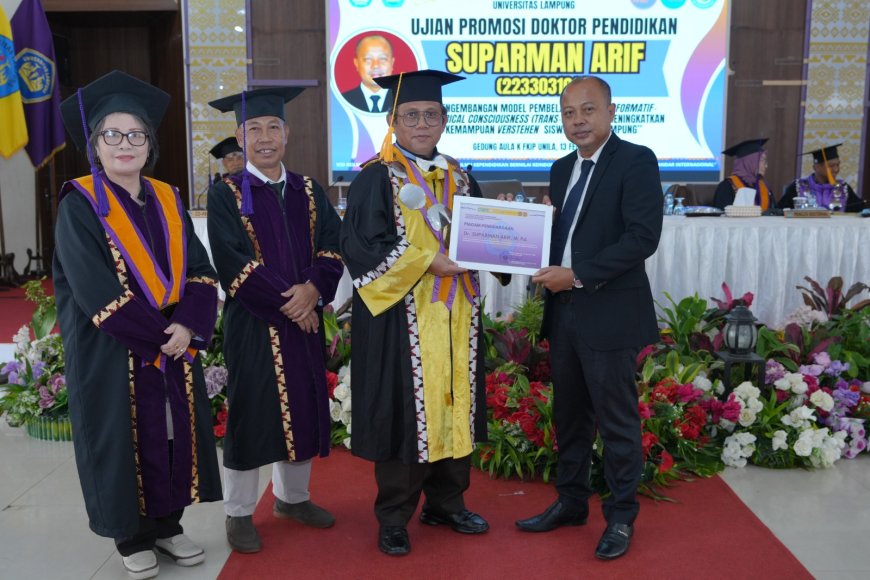Unila Hadirkan Model Pembelajaran Sejarah Transformatif dalam Promosi Doktor Suparman Arif