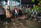 Walikota Eva Dwiana Beri Bantuan Korban Terdampak Banjir di Bandarlampung