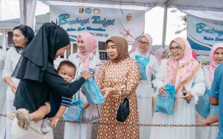 TP PKK, DWP, dan OPD Lampung Bagikan 300 Paket Takjil Ramadan