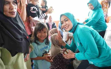 TP PKK Provinsi Lampung Salurkan Bantuan Sosial dan Dukungan Gizi Anak