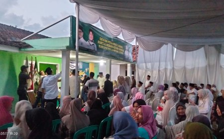 Hadiri Safari Ramadan PKB Lampung Utara, Chusnunia Chalim Bagikan Paket Sembako