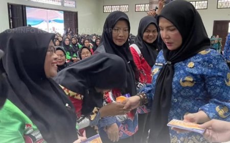 Pemkot Bandar Lampung Salurkan Insentif Kader Posyandu dan Program Keluarga