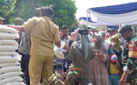 Pemkot Bandarlampung Salurkan Bantuan Beras di Teluk Betung Timur