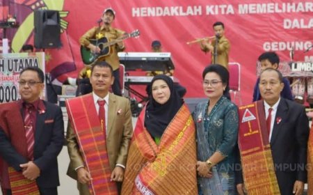 Wali Kota Eva Dwiana Hadiri Pesta Bona Taon dan Pelantikan Pengurus SSSIDB di Pesawaran