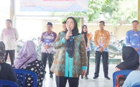 Pemkot Bandar Lampung Salurkan Bantuan Beras Ramadan di Teluk Betung Barat