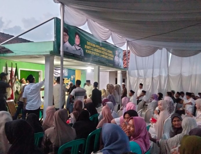 Hadiri Safari Ramadan PKB Lampung Utara, Chusnunia Chalim Bagikan Paket Sembako