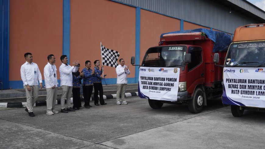 Jelang Lebaran, Bulog Lampung Salurkan Bantuan Pangan