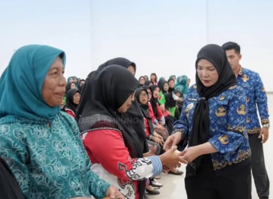 Pemkot Bandarlampung Salurkan Insentif Kader di Langkapura dan Kemiling