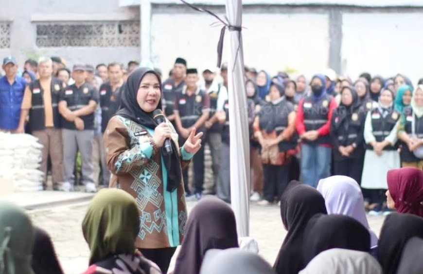 Pemkot Bandarlampung dan Baznas Salurkan Bantuan Beras untuk 800 Warga di Teluk Betung Selatan