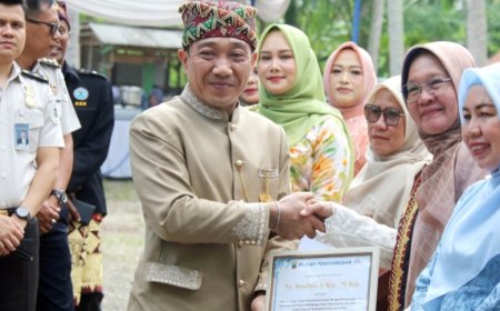 Pemkab Lampung Selatan Anugerahi 13 “Wanita Helau” di Hari Kartini