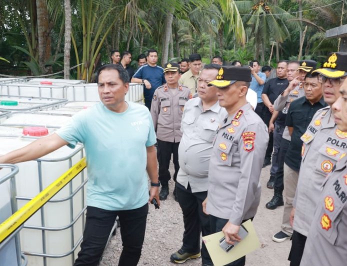 Judul: Polisi Bongkar Gudang Solar Ilegal di Pesawaran, Potensi Kerugian Negara Tembus Rp160 Miliar